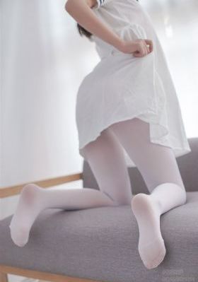 和散漫的白毛一起生活_720免费观看